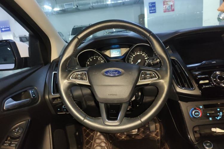 Used Ford Focus 2017 Hatchback 1.6L Automatic Fashion Edition Smart Drive Version Steering Wheel