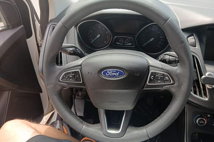 Used Ford Focus 2017 Hatchback EcoBoost 180 Automatic Elite Model Steering Wheel