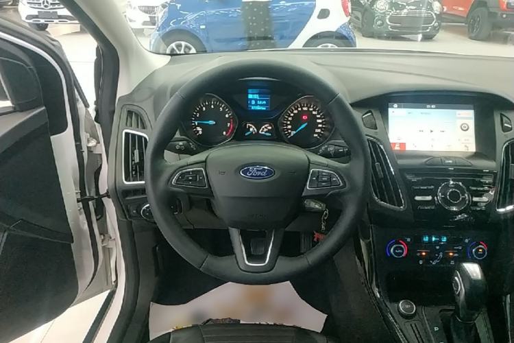 Used Ford Focus 2017 Hatchback 1.6L Automatic Fashion Edition Smart Drive Version Steering Wheel