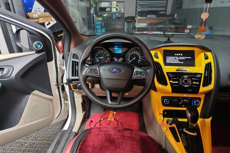 Used Ford Focus 2017 Sedan 1.6L Automatic Comfort Plus SmartDrive Edition Steering Wheel