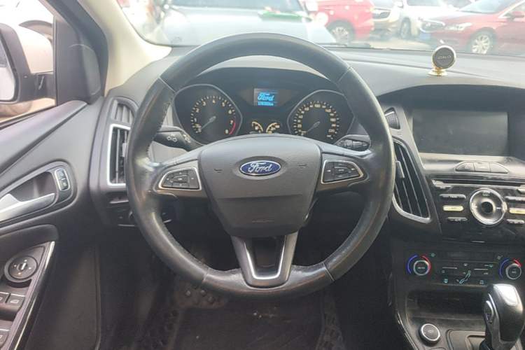 Used Ford Focus 2017 Hatchback 1.6L Automatic Fashion Edition Smart Drive Version Steering Wheel