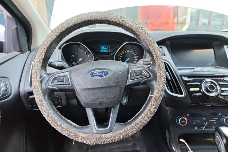 Used Ford Focus 2017 Hatchback 1.6L Automatic Fashion Edition Smart Drive Version Steering Wheel