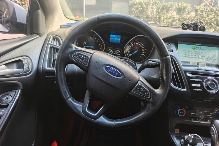 Used Ford Focus 2017 Sedan 1.6L Automatic Fashion Edition Smart Drive Version Steering Wheel