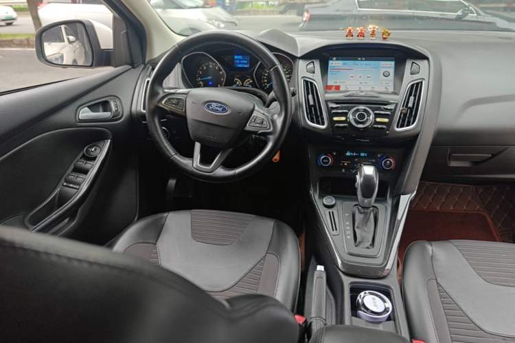 Used Ford Focus 2017 Hatchback 1.6L Automatic Fashion Edition Smart Drive Version Steering Wheel
