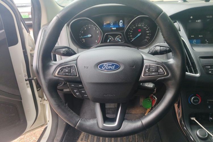 Used Ford Focus 2017 Hatchback EcoBoost 180 Automatic Elite Model Steering Wheel