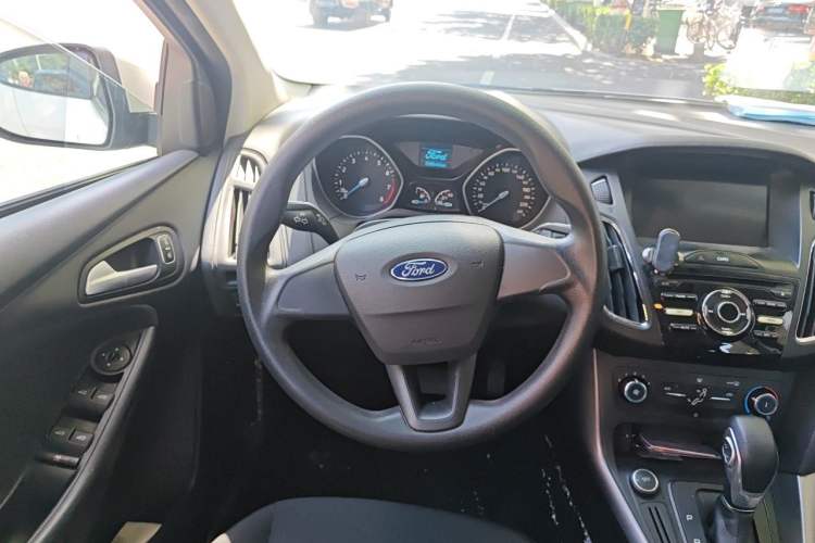Used Ford Focus 2017 Hatchback 1.6L Automatic Comfort Plus SmartDrive Edition Steering Wheel