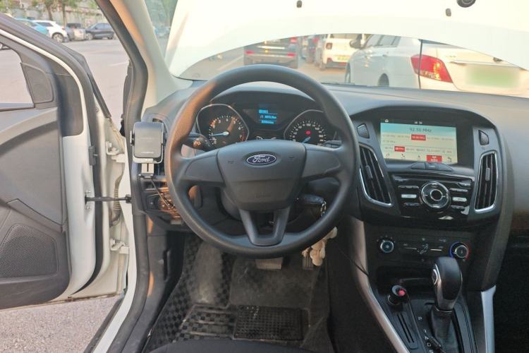 Used Ford Focus 2017 Hatchback 1.6L Automatic Comfort Plus SmartDrive Edition Steering Wheel