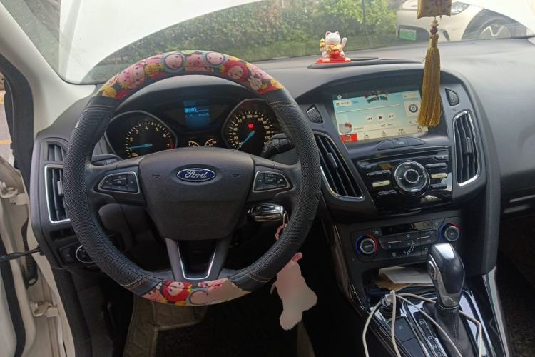 Used Ford Focus 2017 Hatchback EcoBoost 125 Automatic - Ultra-Powerful Style Edition with Smart Drive Features Steering Wheel