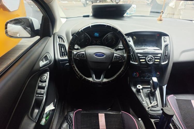 Used Ford Focus 2017 Sedan 1.6L Automatic Fashion Edition Smart Drive Version Steering Wheel