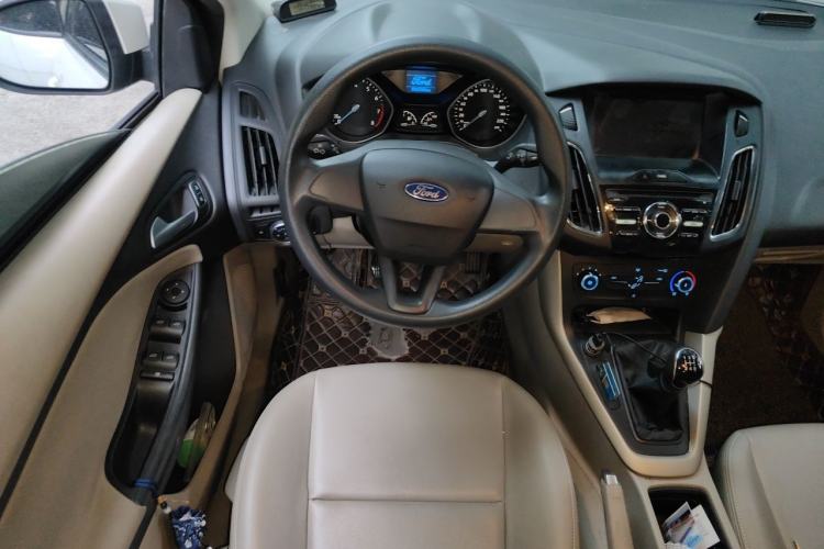 Used Ford Focus 2017 Sedan 1.6L Manual Comfort Plus SmartDrive Edition Steering Wheel