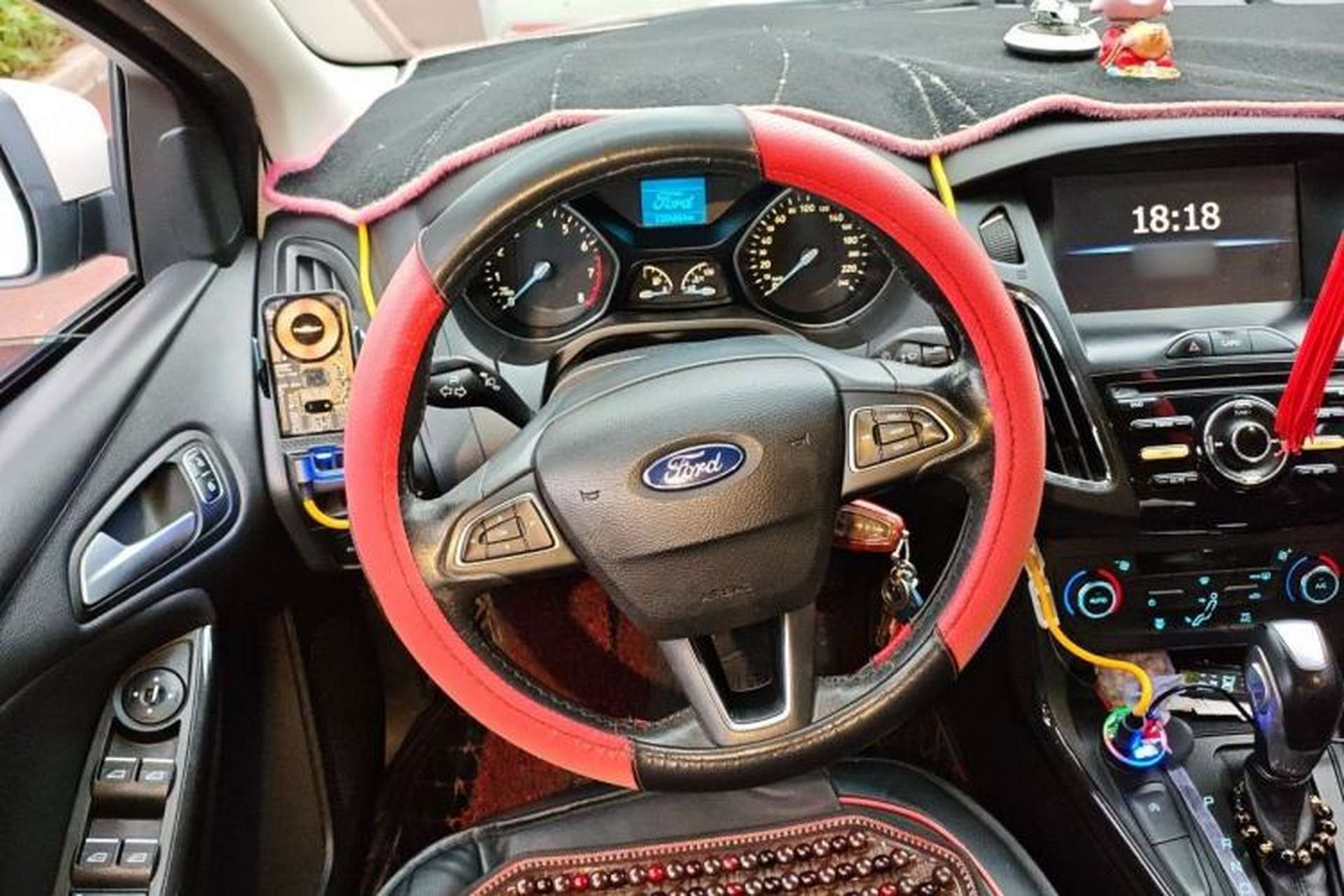 Used Ford Focus 2017 Sedan EcoBoost 125 Automatic Supreme Style SmartDrive Edition Steering Wheel