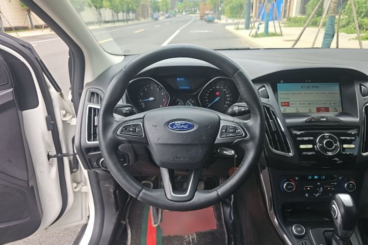 Used Ford Focus 2017 Sedan 1.6L Automatic Fashion Edition Smart Drive Version Steering Wheel