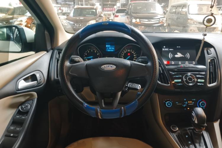 Used Ford Focus 2017 Sedan 1.6L Automatic Comfort Plus SmartDrive Edition Steering Wheel