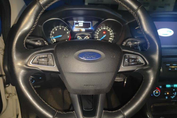 Used Ford Focus 2017 Sedan EcoBoost 180 Automatic Elite Model Steering Wheel