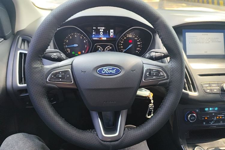 Used Ford Focus 2017 Sedan EcoBoost 180 Automatic Elite Model Steering Wheel