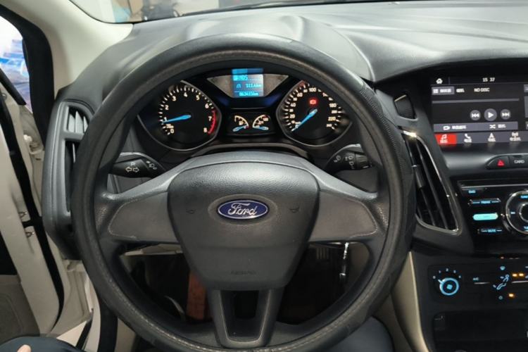 Used Ford Focus 2017 Sedan 1.6L Automatic Comfort Plus SmartDrive Edition Steering Wheel