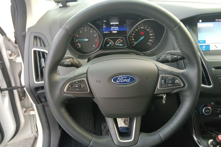 Used Ford Focus 2017 Hatchback EcoBoost 180 Automatic Elite Model Steering Wheel
