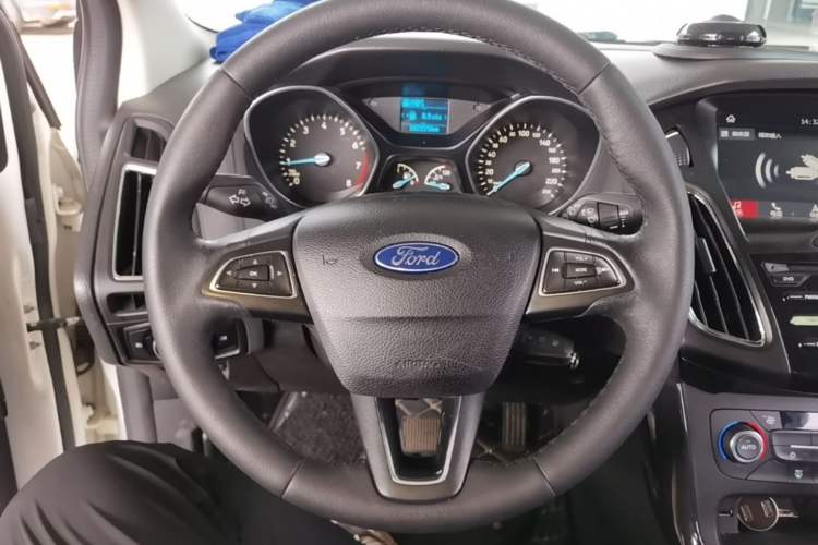 Used Ford Focus 2017 Hatchback EcoBoost 125 Automatic - Ultra-Powerful Style Edition with Smart Drive Features Steering Wheel