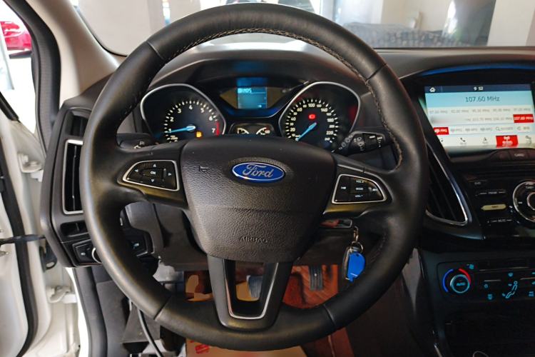 Used Ford Focus 2017 Hatchback EcoBoost 125 Automatic - Ultra-Powerful Style Edition with Smart Drive Features Steering Wheel