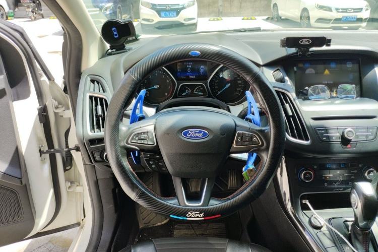 Used Ford Focus 2017 1.5T CTCC White and Black Limited Edition Steering Wheel