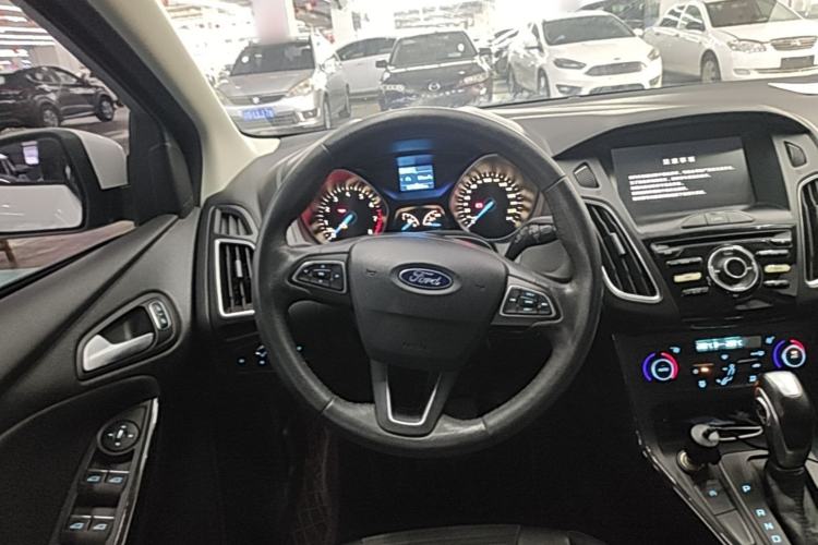 Used Ford Focus 2017 Hatchback EcoBoost 125 Automatic - Ultra-Powerful Style Edition with Smart Drive Features Steering Wheel