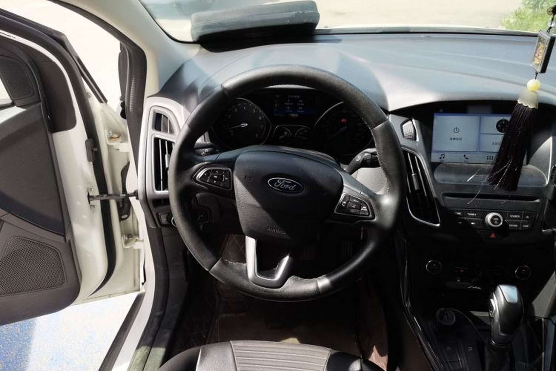 Used Ford Focus 2017 Sedan EcoBoost 180 Automatic Elite Model Steering Wheel