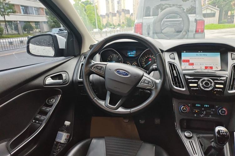 Used Ford Focus 2017 Sedan 1.6L Manual Fashion Edition Smart Drive Version Steering Wheel