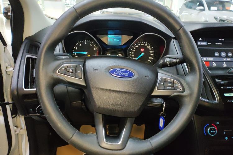 Used Ford Focus 2017 Sedan 1.6L Automatic Fashion Edition Smart Drive Version Steering Wheel