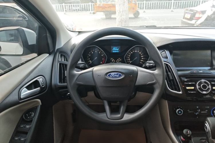 Used Ford Focus 2017 Sedan 1.6L Automatic Comfort Plus SmartDrive Edition Steering Wheel