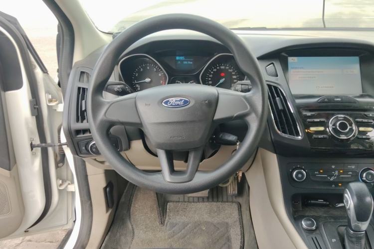 Used Ford Focus 2017 Sedan 1.6L Automatic Comfort Plus SmartDrive Edition Steering Wheel