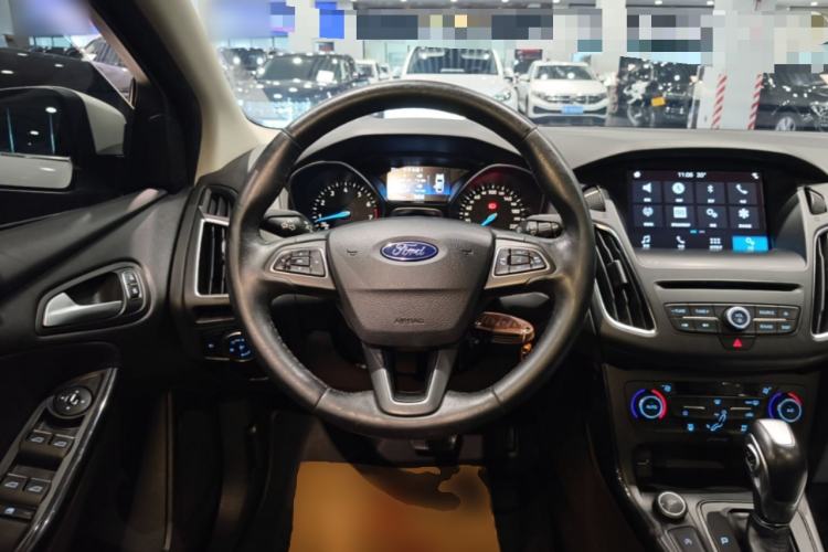 Used Ford Focus 2017 Sedan EcoBoost 180 Automatic Elite Model Steering Wheel