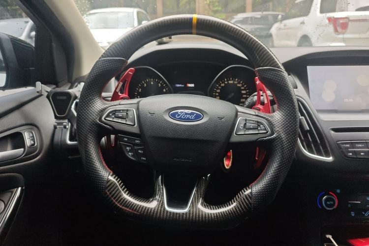 Used Ford Focus 2017 1.5T CTCC White and Black Limited Edition Steering Wheel