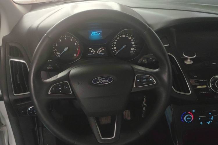 Used Ford Focus 2017 Hatchback 1.6L Automatic Fashion Edition Smart Drive Version Steering Wheel