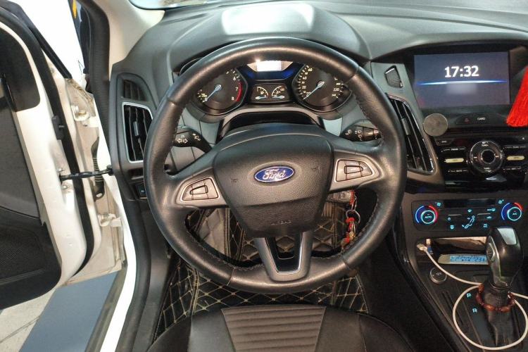 Used Ford Focus 2017 Sedan 1.6L Automatic Fashion Edition Smart Drive Version Steering Wheel