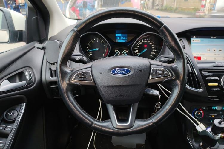 Used Ford Focus 2017 Sedan 1.6L Automatic Fashion Edition Smart Drive Version Steering Wheel