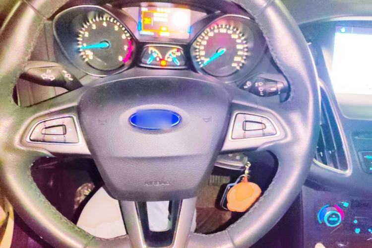 Used Ford Focus 2017 Sedan EcoBoost 180 Automatic Elite Model Steering Wheel
