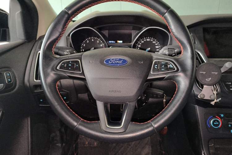 Used Ford Focus 2017 1.5T CTCC White and Black Limited Edition Steering Wheel