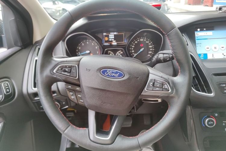 Used Ford Focus 2017 1.5T CTCC White and Black Limited Edition Steering Wheel