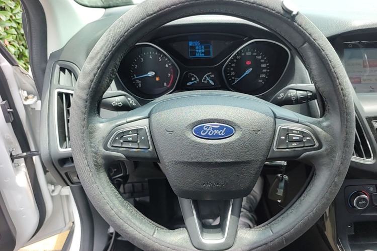 Used Ford Focus 2017 Sedan 1.6L Automatic Fashion Edition Smart Drive Version Steering Wheel