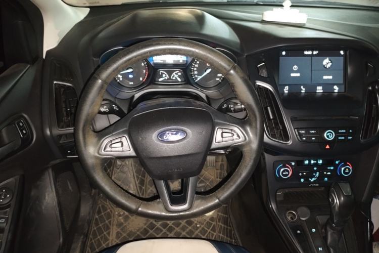 Used Ford Focus 2017 Sedan EcoBoost 180 Automatic Elite Model Steering Wheel