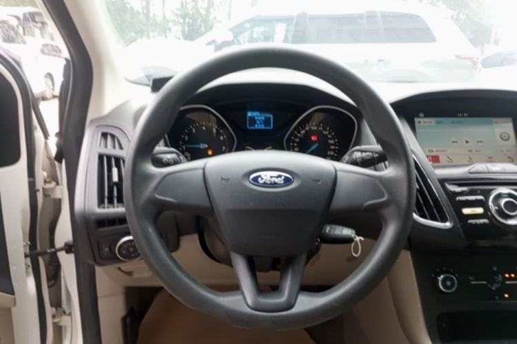 Used Ford Focus 2017 Sedan 1.6L Automatic Comfort Plus SmartDrive Edition Steering Wheel