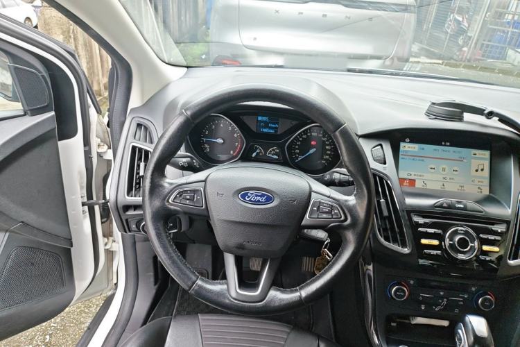Used Ford Focus 2017 Sedan 1.6L Automatic Fashion Edition Smart Drive Version Steering Wheel