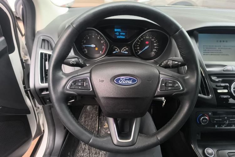 Used Ford Focus 2017 Hatchback 1.6L Automatic Fashion Edition Smart Drive Version Steering Wheel