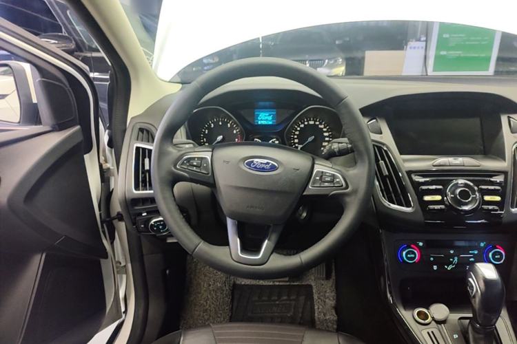 Used Ford Focus 2017 Hatchback 1.6L Automatic Fashion Edition Smart Drive Version Steering Wheel