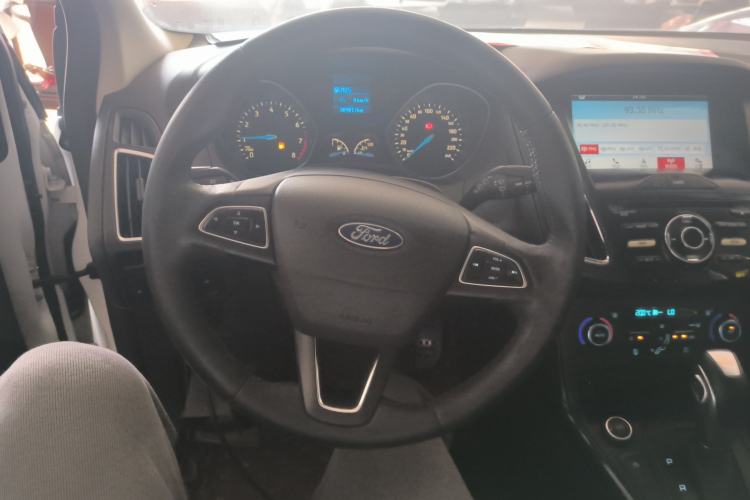 Used Ford Focus 2017 Hatchback EcoBoost 125 Automatic - Ultra-Powerful Style Edition with Smart Drive Features Steering Wheel