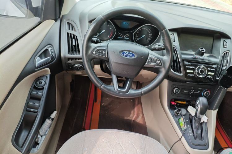 Used Ford Focus 2017 Sedan 1.6L Automatic Comfort Plus SmartDrive Edition Steering Wheel