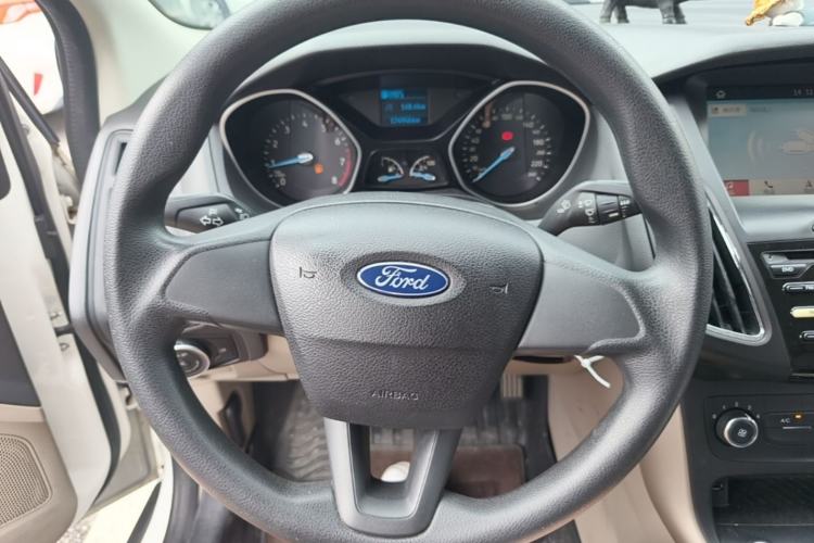 Used Ford Focus 2017 Sedan 1.6L Automatic Comfort Plus SmartDrive Edition Steering Wheel