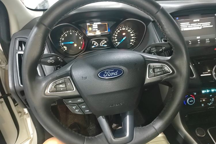Used Ford Focus 2017 Hatchback EcoBoost 180 Automatic Sport Model Steering Wheel