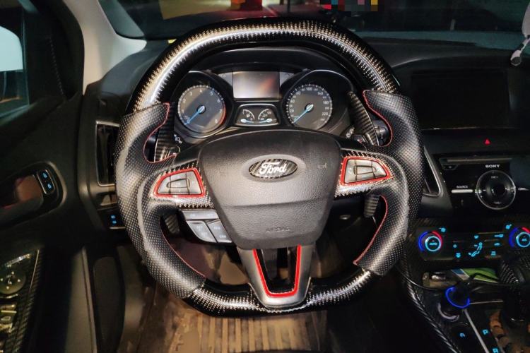 Used Ford Focus 2017 Hatchback EcoBoost 180 Automatic Sport Model Steering Wheel