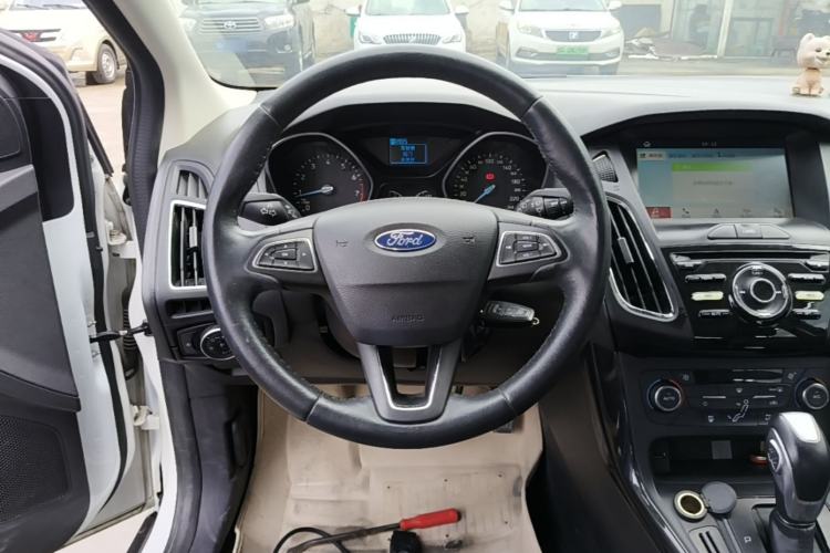 Used Ford Focus 2017 Hatchback 1.6L Automatic Fashion Edition Smart Drive Version Steering Wheel